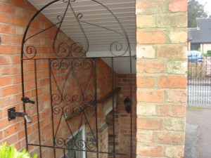 GATED ENTRY TO STUDIO APARTMENT LOUGHBOROUGH