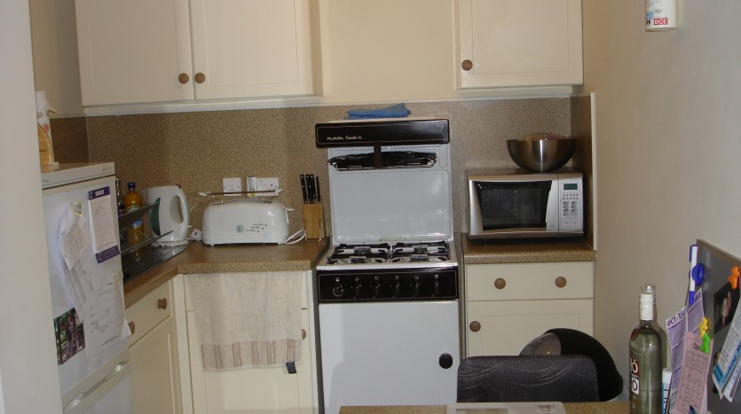 STUDIO APARTMENT KITCHEN LOUGHBOROUGH